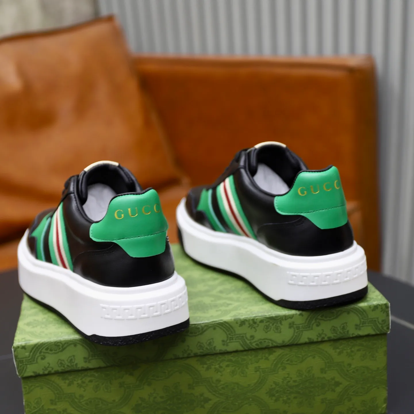 Ex-factory price: 462💰🙅‍♂️🙅‍♂️🙅‍♂️ Brand: GUCCI Standard code: 38-44 (45 customized) Grade: Same as the official website Material: Original cowhide material stitching Comfortable sheepskin lining Lightweight and wear-resistant sports outsole Style category: Men's fashionable casual shoes Running sneakers Distinguished luxury brand elements Top luxury Color: actual picture color